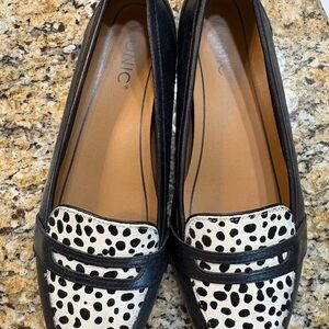 Vionic Savannah Spot Leather Flats